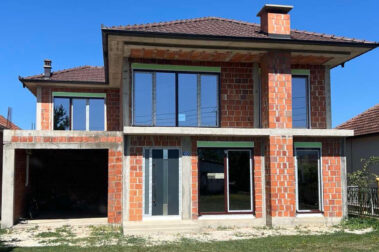 Einbau von Fenster und Türen